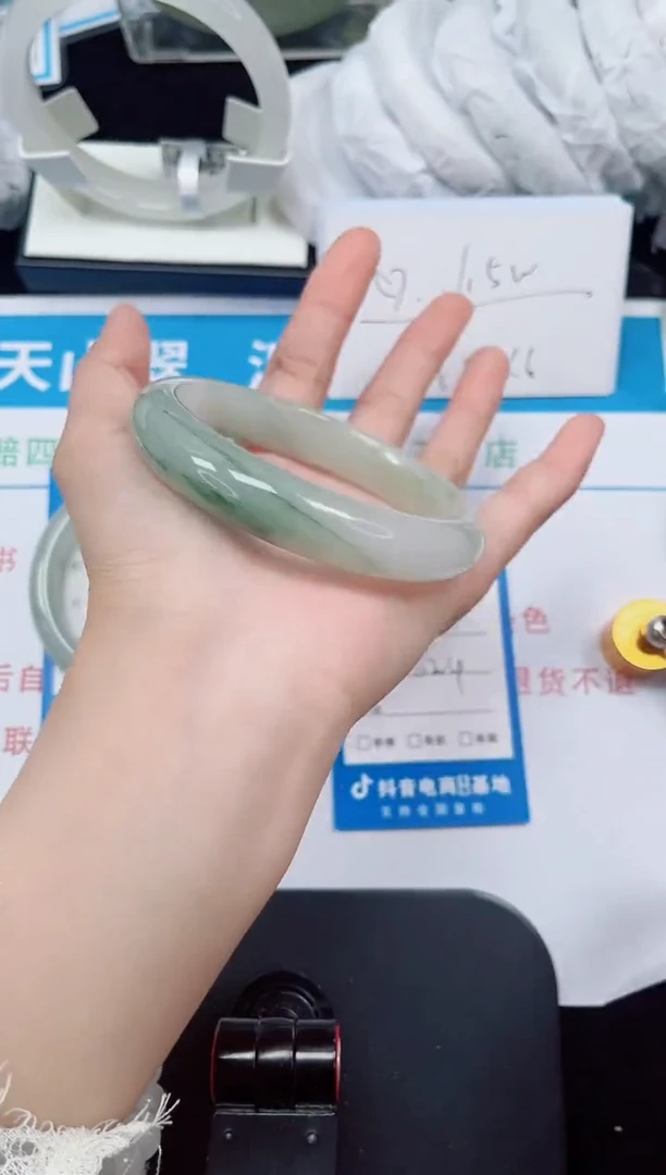 未镶嵌手镯石英质玉227-62/63