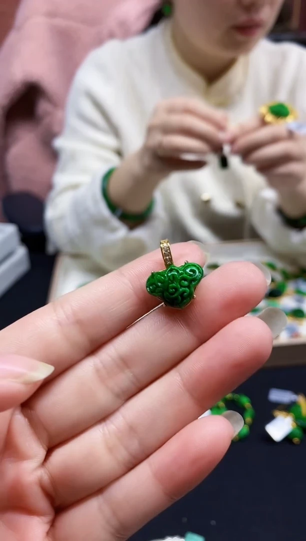 颈饰未镶嵌翡翠翡翠吊坠-45