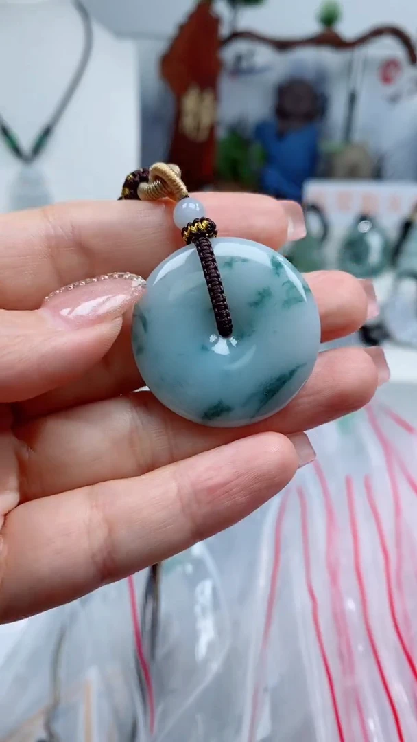 翡翠未镶嵌颈饰吊坠