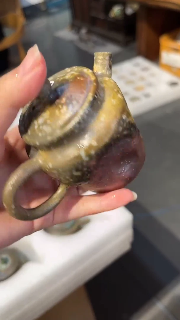 壶663号容量100-120ML金珍珠泥