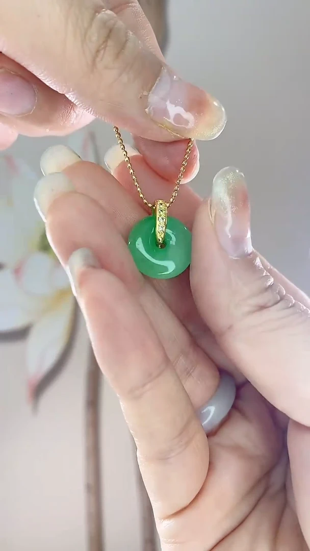 【闪购商品】翡翠吊坠(赠链)未镶嵌多样性小扣子X27