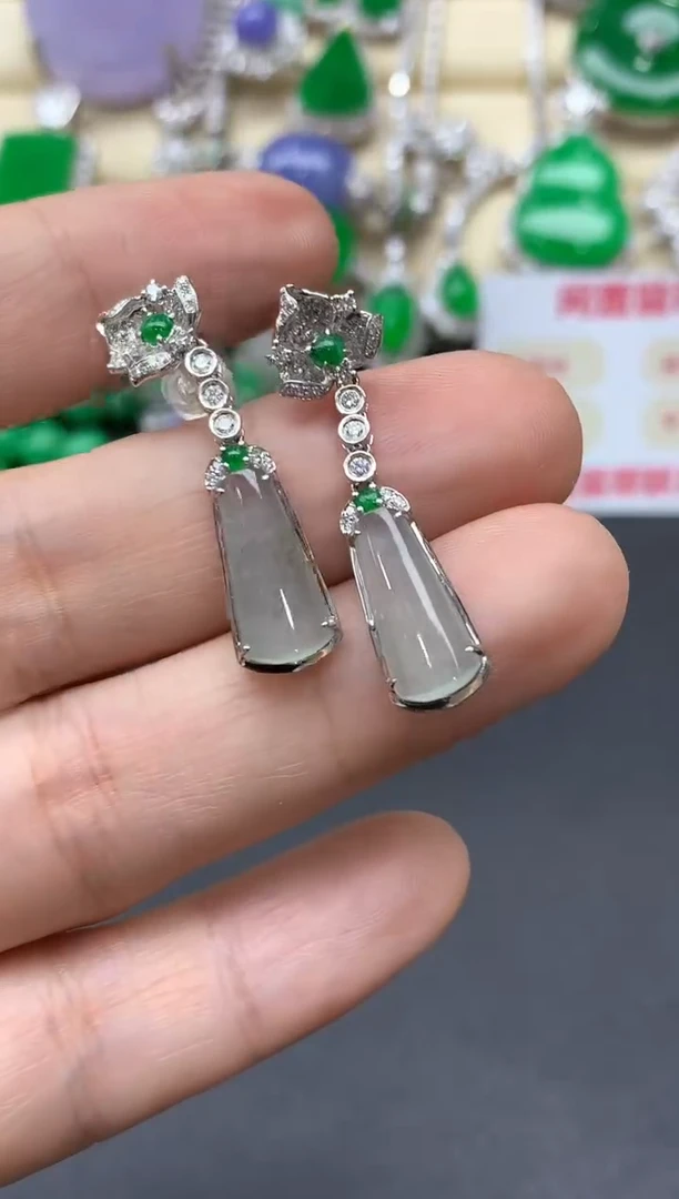 颈饰18K金镶嵌翡翠390-中国好珍宝