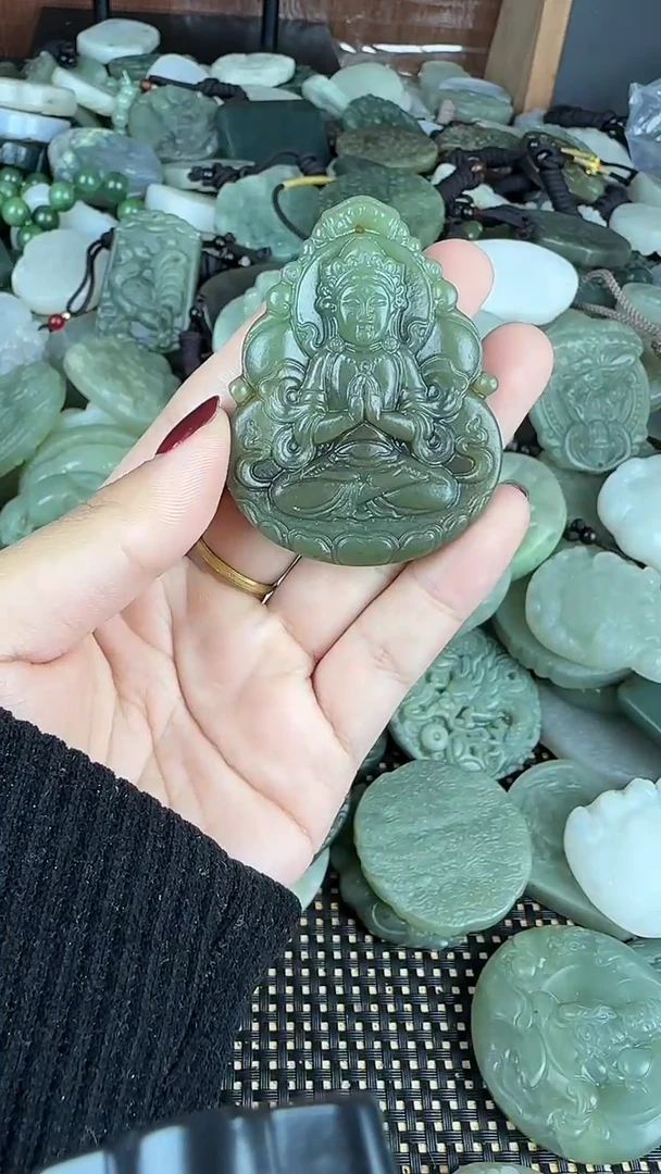 颈饰未镶嵌和田玉1