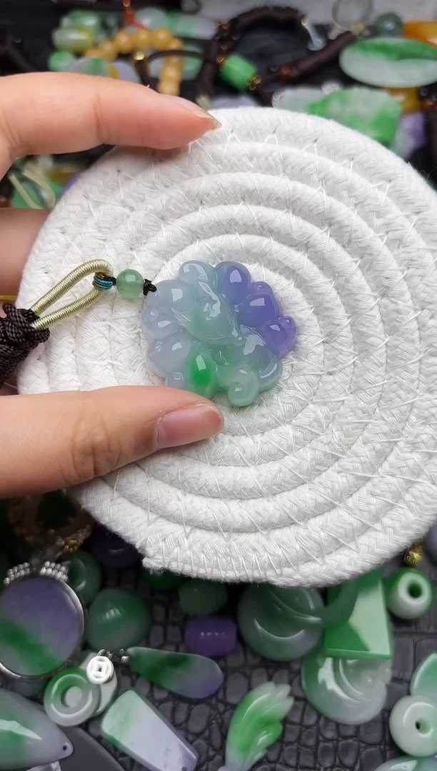 颈饰未镶嵌翡翠缅甸翡翠吊坠