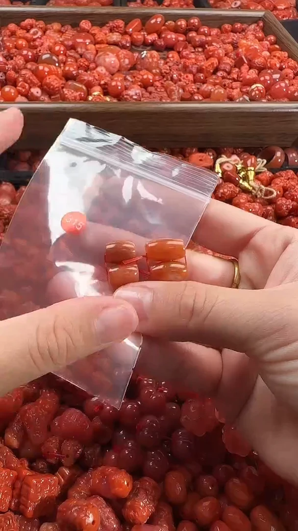 颈饰未镶嵌南红玛瑙1