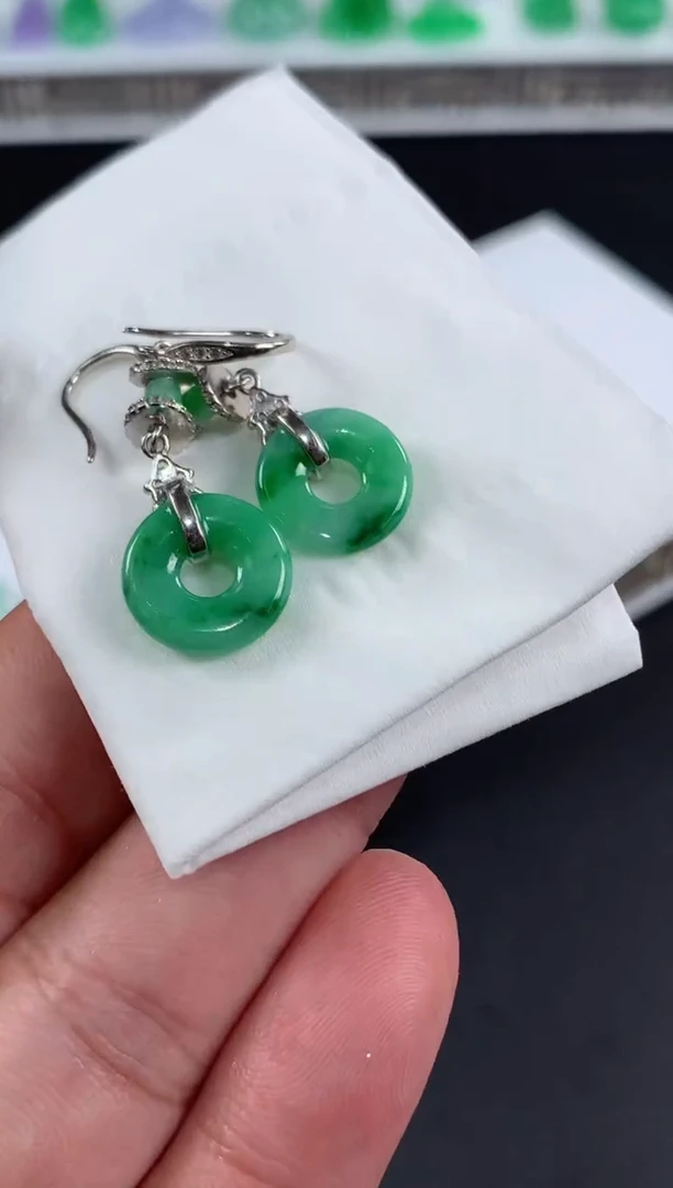 未镶嵌翡翠耳饰噜*翡翠