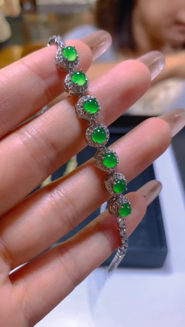 未镶嵌手链翡翠多样性发一