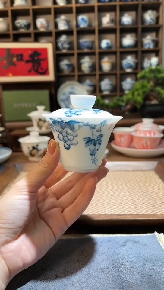 【闪购商品】手绘葡萄小马蹄盖碗