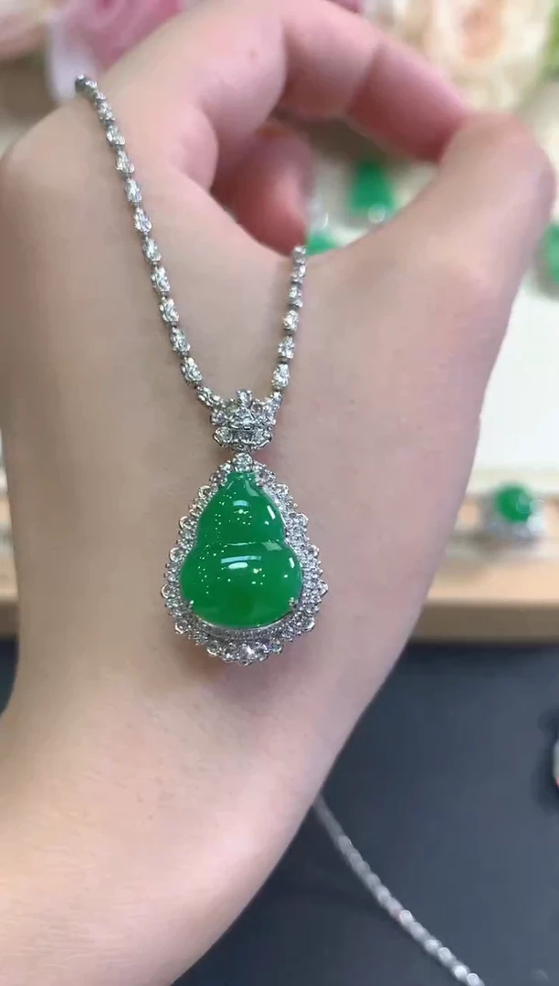 吊坠(不含链)18K金镶嵌翡翠秋日珠宝Q95