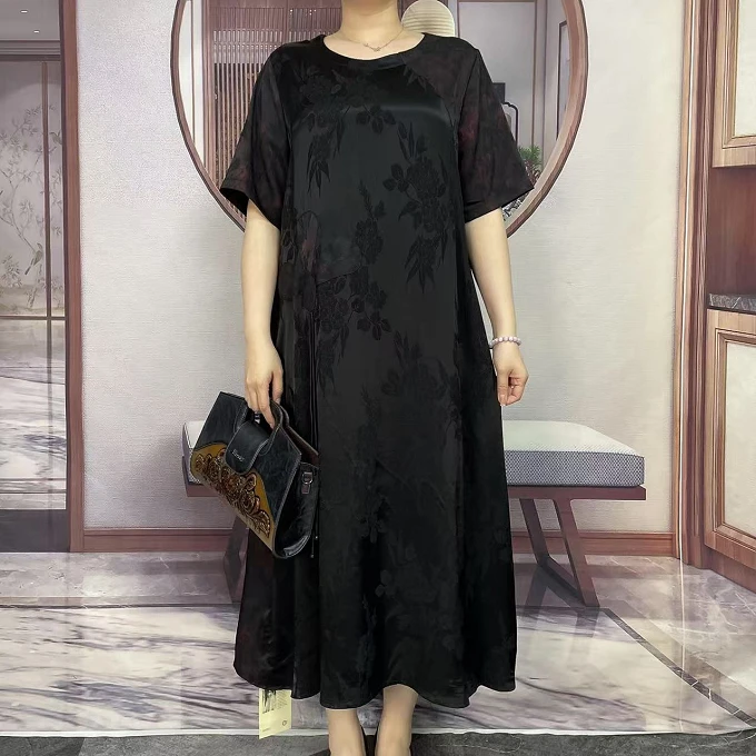 Q20028圆领暗花纹气质连衣裙