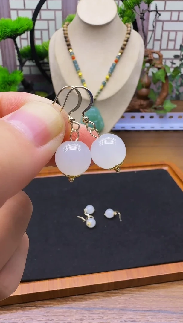 14K金镶嵌和田玉耳饰E118