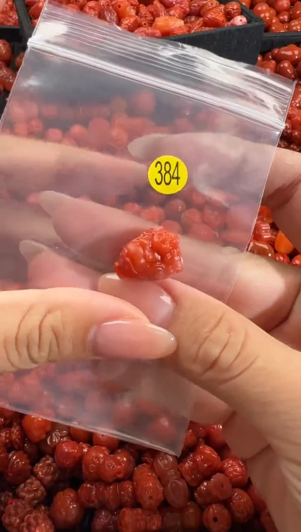 颈饰未镶嵌南红玛瑙1