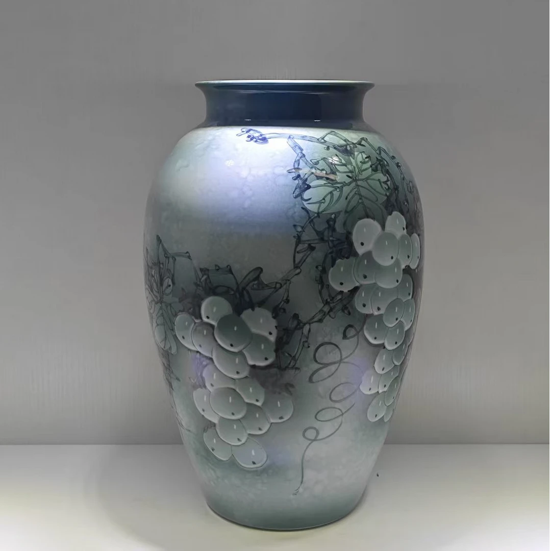 景德镇墨彩硕果阔口萝卜瓶