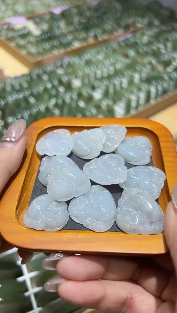 【闪购商品】翡翠颈饰未镶嵌v0254佛公