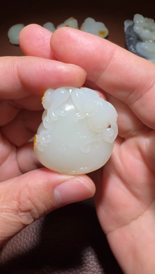 未镶嵌和田玉挂件和田玉