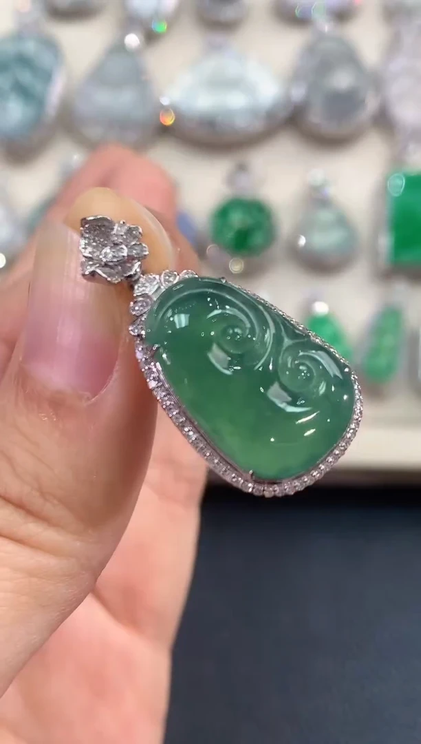 【闪购商品】翡翠吊坠(不含链)18K金镶嵌 B59