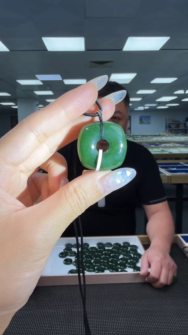 吊坠(不含链)未镶嵌和田玉（碧玉）和田玉聚红皮平安扣多样性发其一