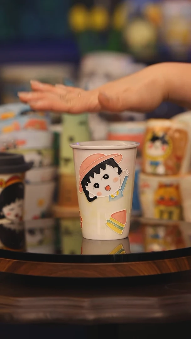 【闪购商品】摆件景德镇釉下彩绘设计师款式陶瓷