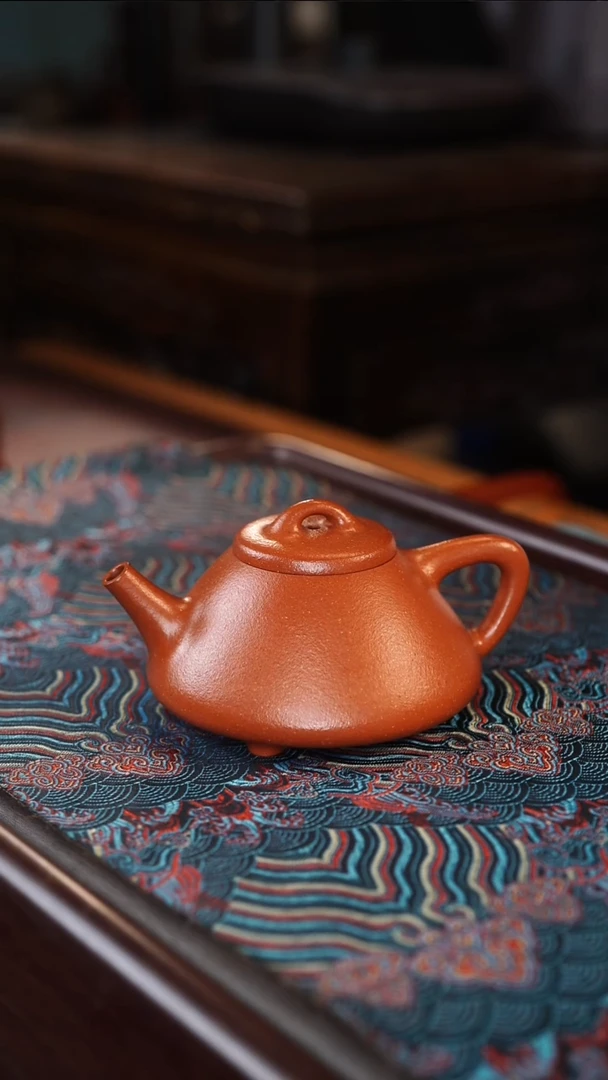 茶壶紫砂子冶 红降坡