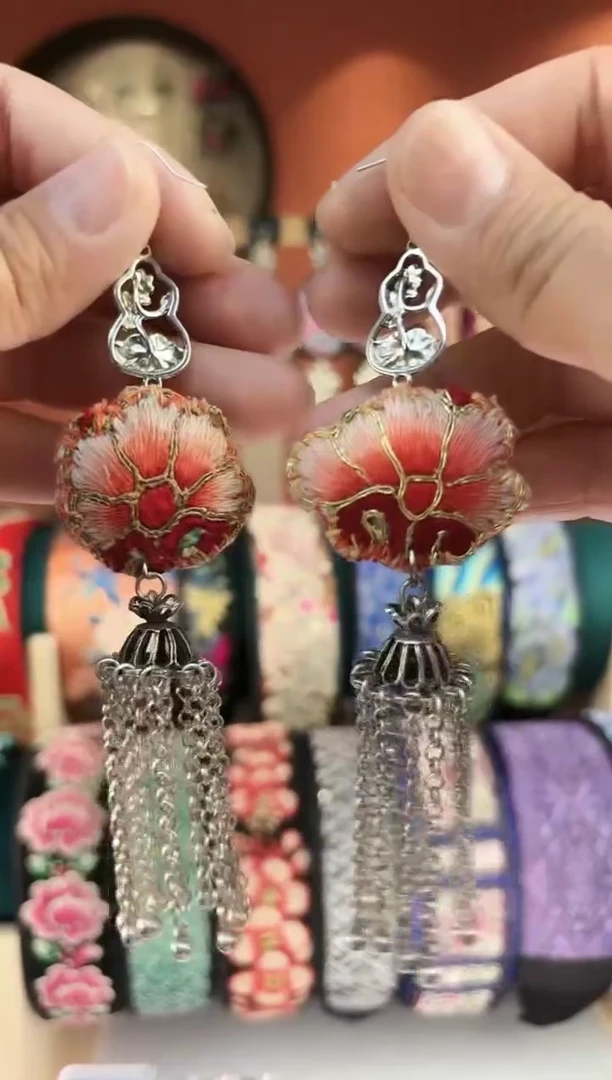 织绣非遗手工苗绣刺绣饰品42