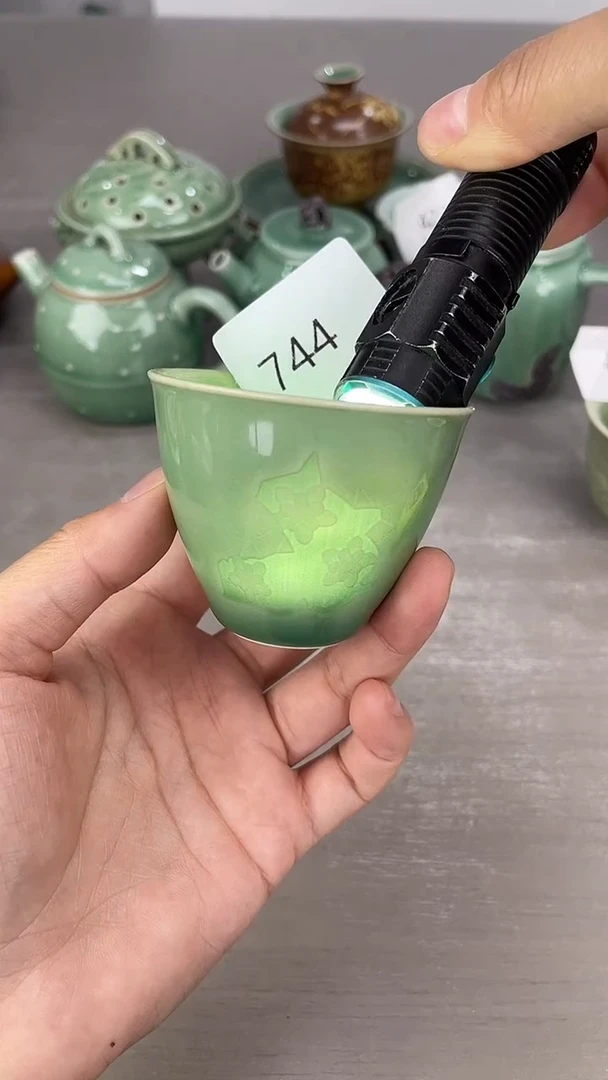 青瓷仓储福利清仓744