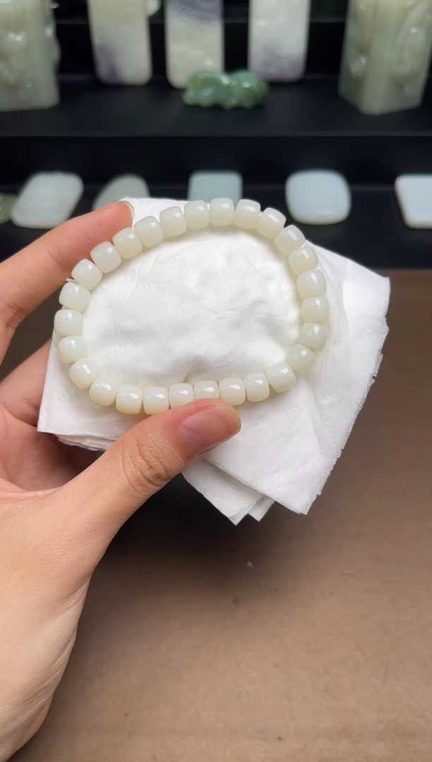 和田玉未镶嵌颈饰18