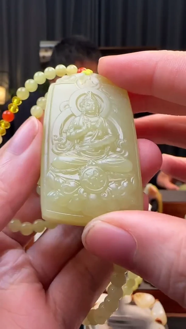 吊坠(赠链)未镶嵌和田玉挂件