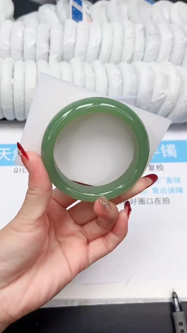 未镶嵌手镯石英质玉105-56.5BQ