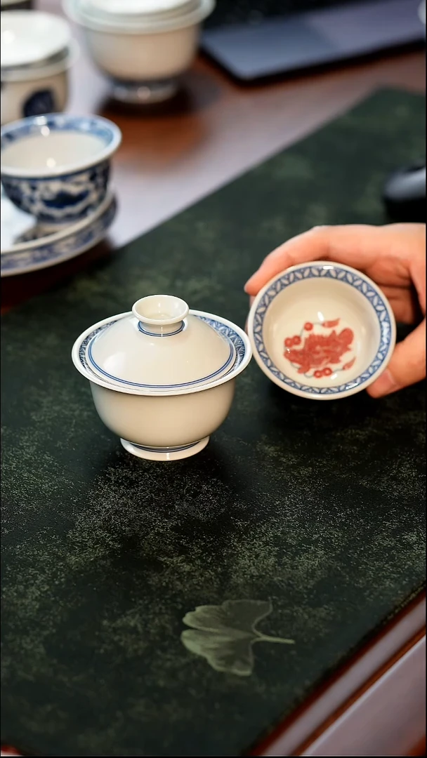 青云贮月青花釉里红鳜鱼两件套