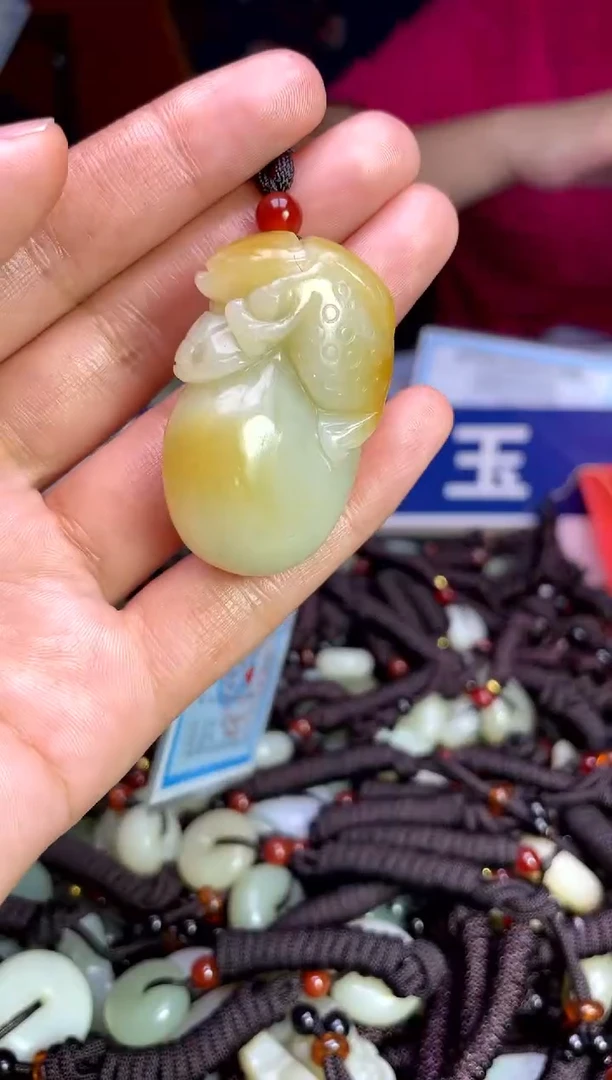 未镶嵌和田玉挂件1