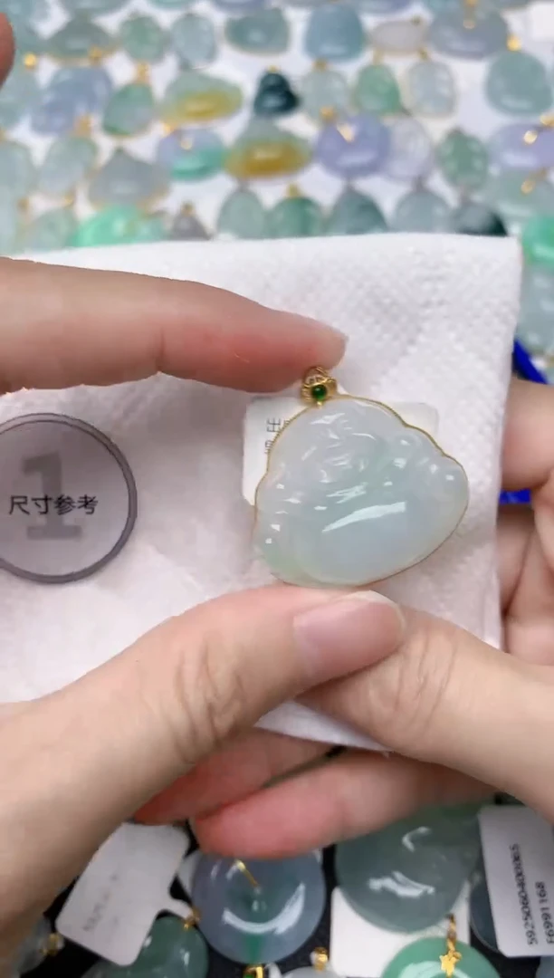 翡翠18K金镶嵌颈饰天然A货翡翠