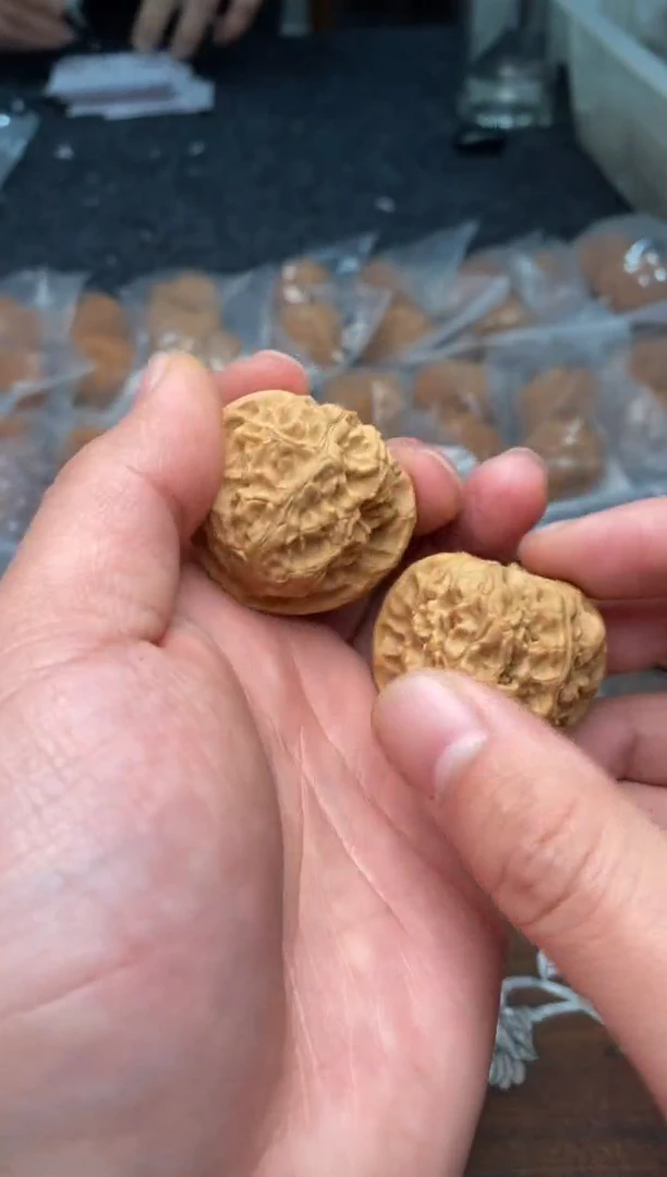 【闪购商品】文玩核桃把件G226号35尺梨木台