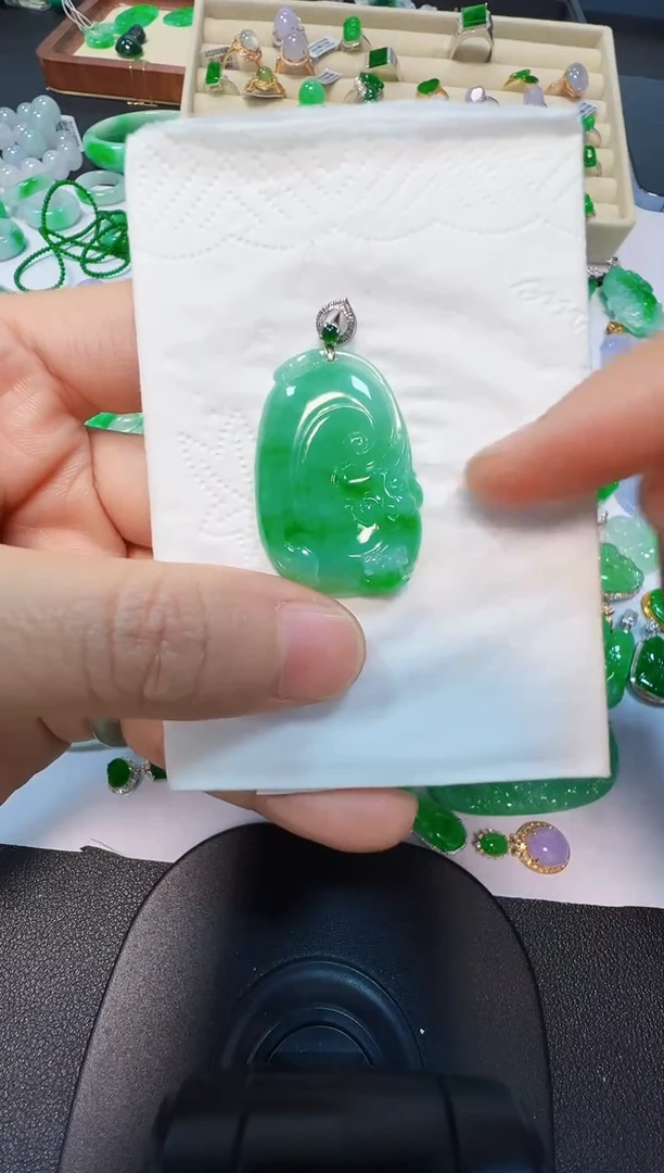 吊坠(不含链)18K金镶嵌翡翠3280