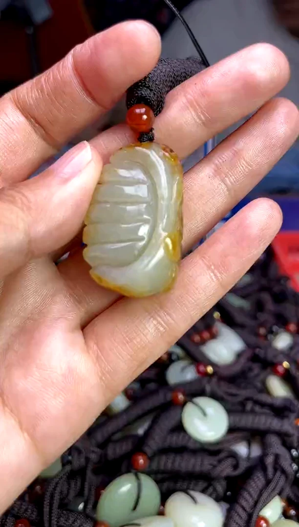 未镶嵌和田玉摆件1