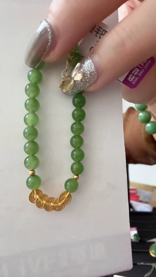 和田玉未镶嵌颈饰傲**梅荣倩手串