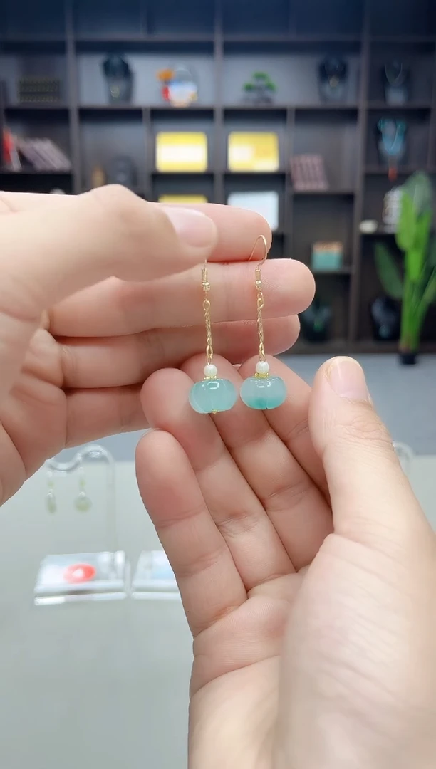 未镶嵌石英质玉（天山翠）耳饰D07