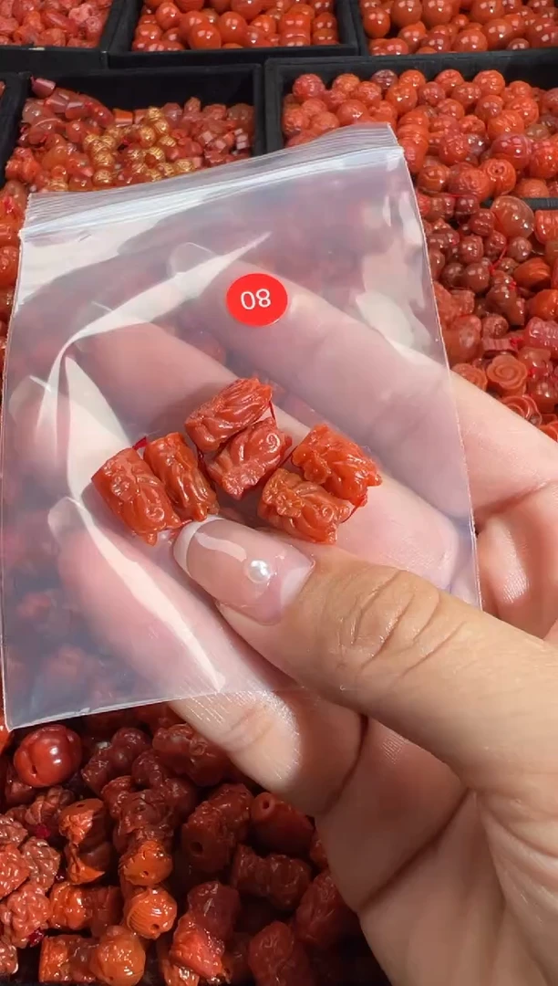 颈饰未镶嵌南红玛瑙1