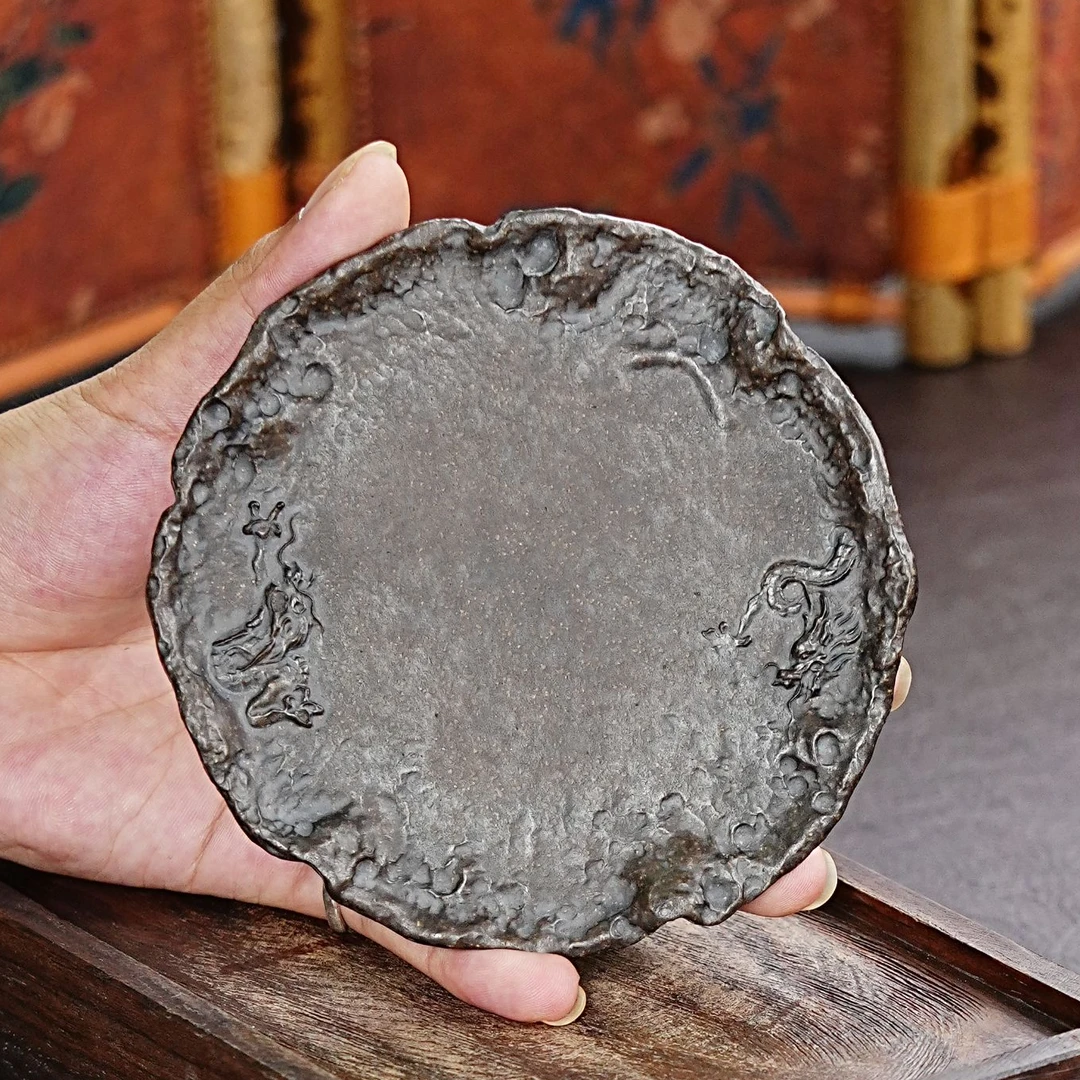 【3035隐龙杯垫】宜兴原矿紫砂手工泥绘隐龙杯垫茶盘