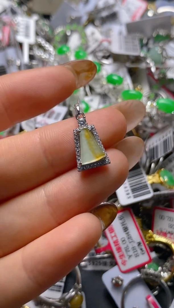 银S925镶嵌戒指翡翠百内无证书