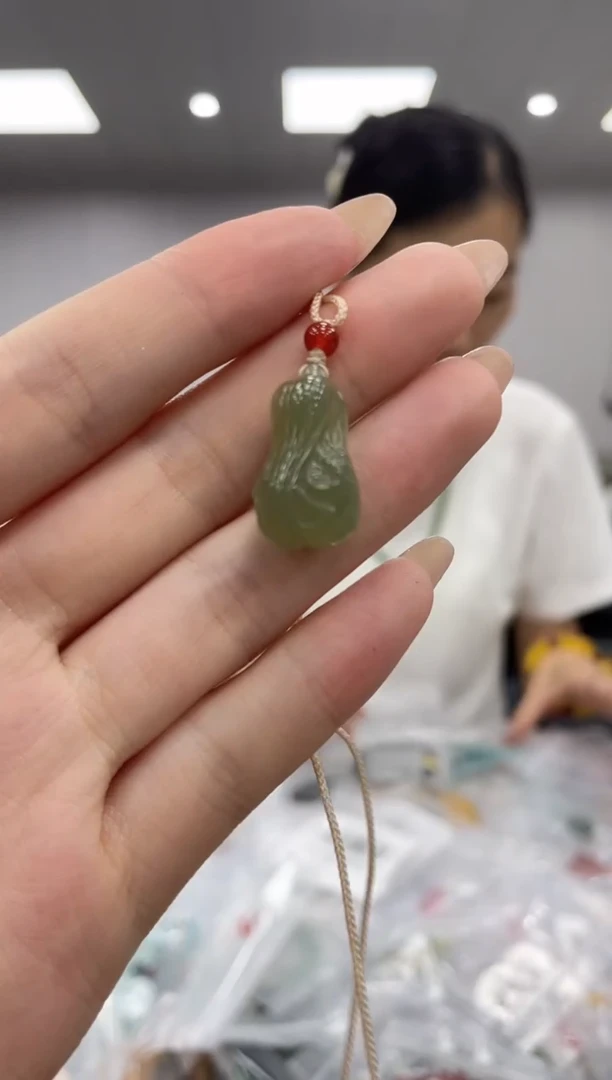 和田玉未镶嵌颈饰多样性拍一发一白菜