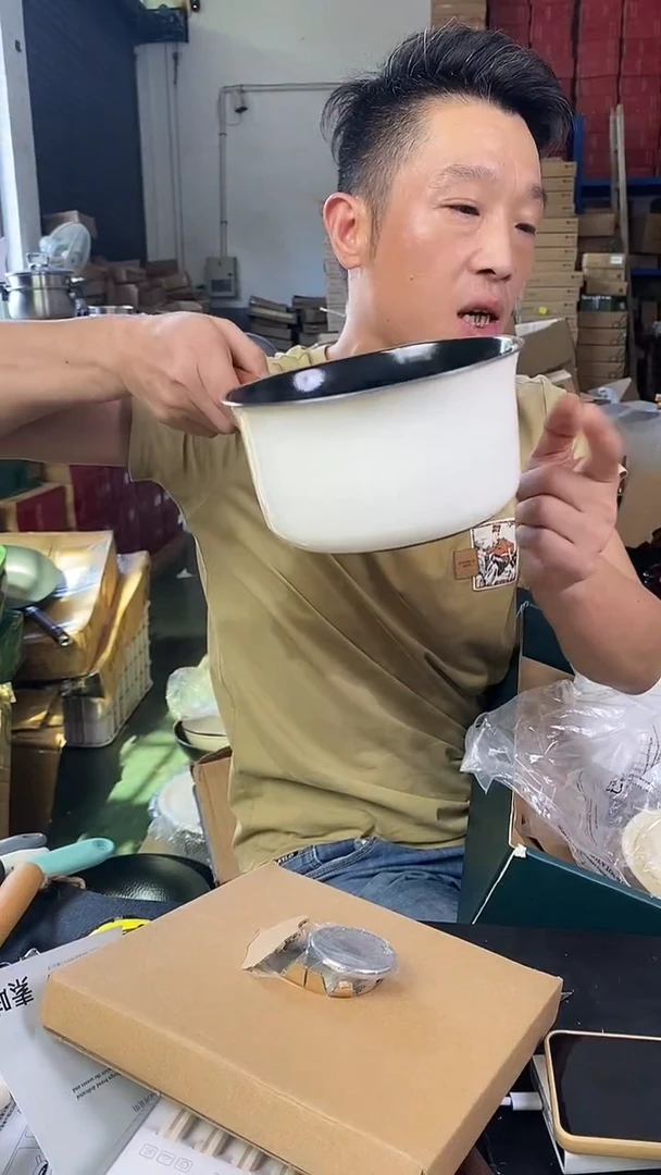 食品级塑料1德马克珐琅奶锅18有盖
