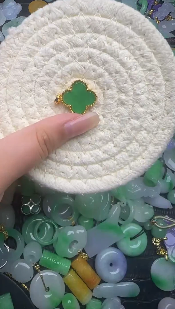 翡翠未镶嵌颈饰天然缅甸翡翠吊坠