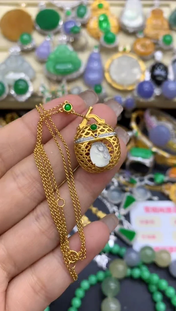 颈饰18K金镶嵌翡翠312-中国好珍宝