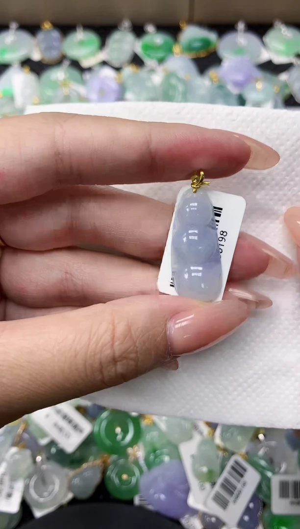 颈饰18K金镶嵌翡翠11111111111