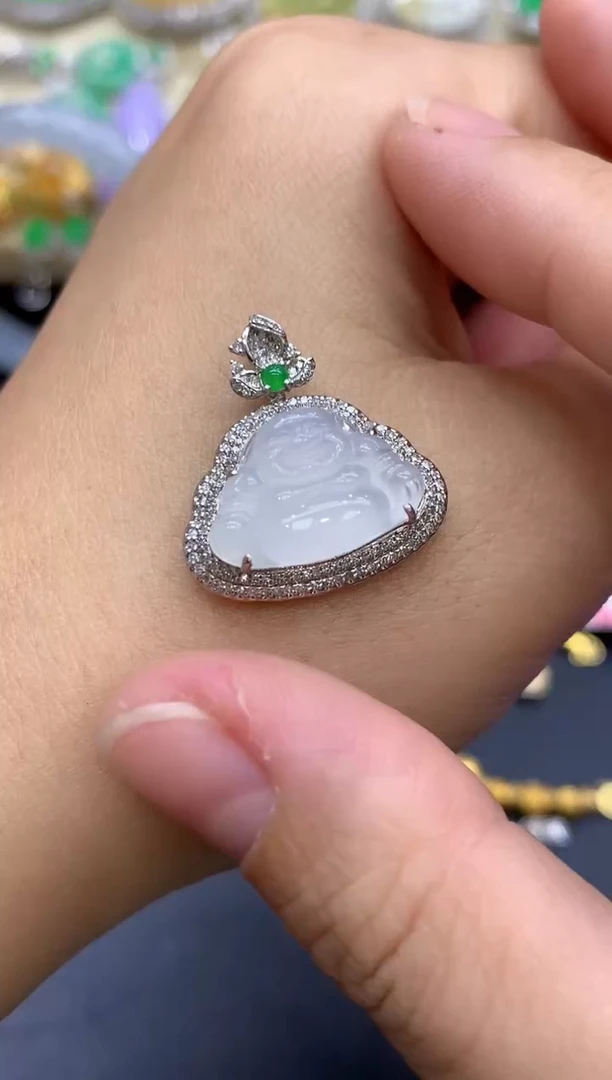 颈饰18K金镶嵌翡翠297-中国好珍宝