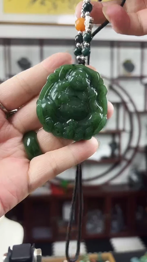 颈饰未镶嵌和田玉佛公