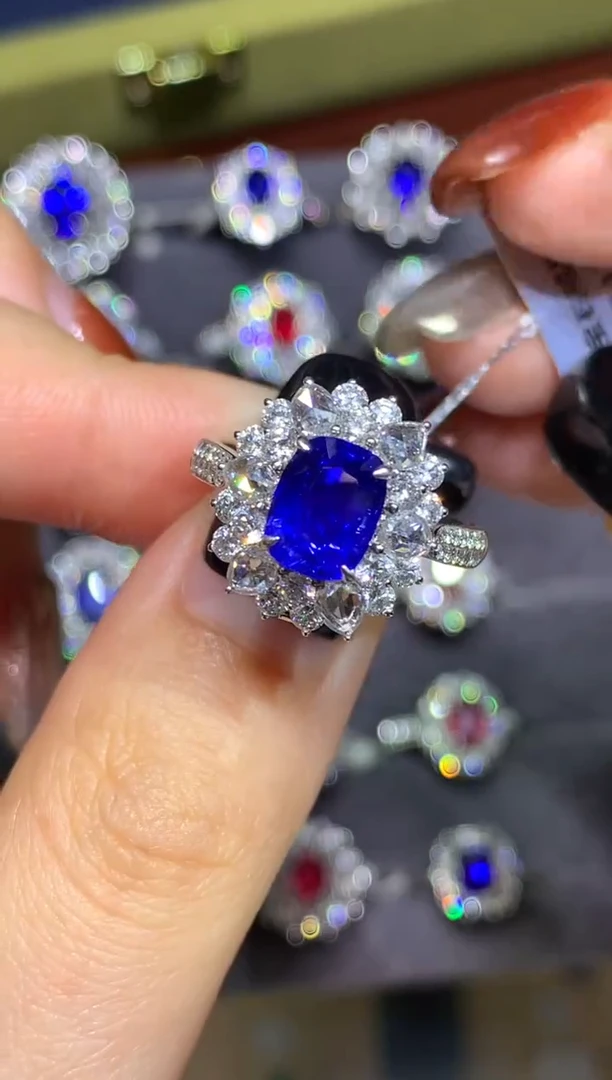 戒指蓝宝石18K金镶嵌2.13CT