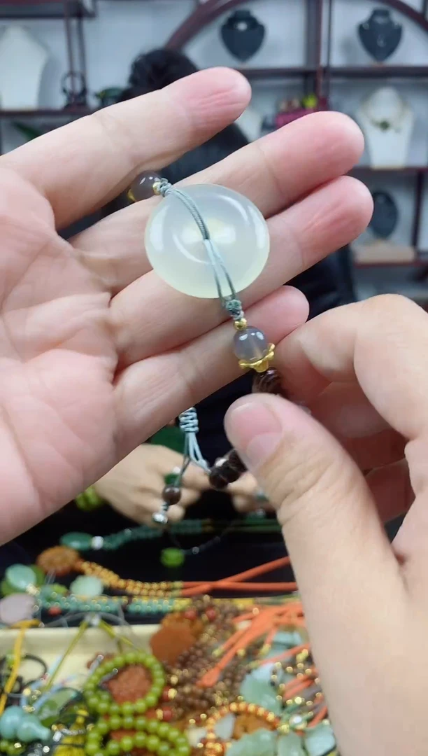 未镶嵌岫玉吊坠(赠链)平安扣手链