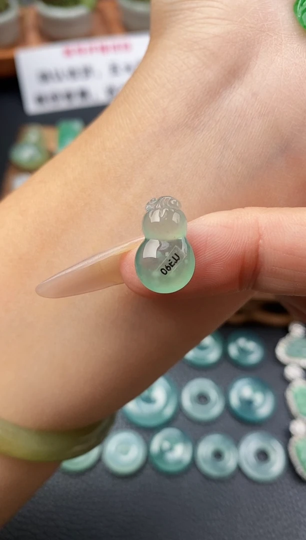 颈饰未镶嵌翡翠葫芦