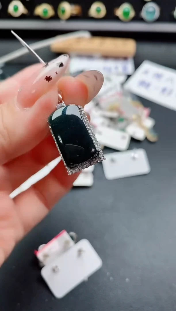 吊坠(赠链)银S925镶嵌翡翠1